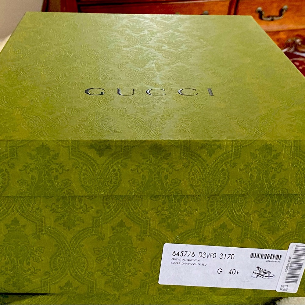 Gucci sandals size 10